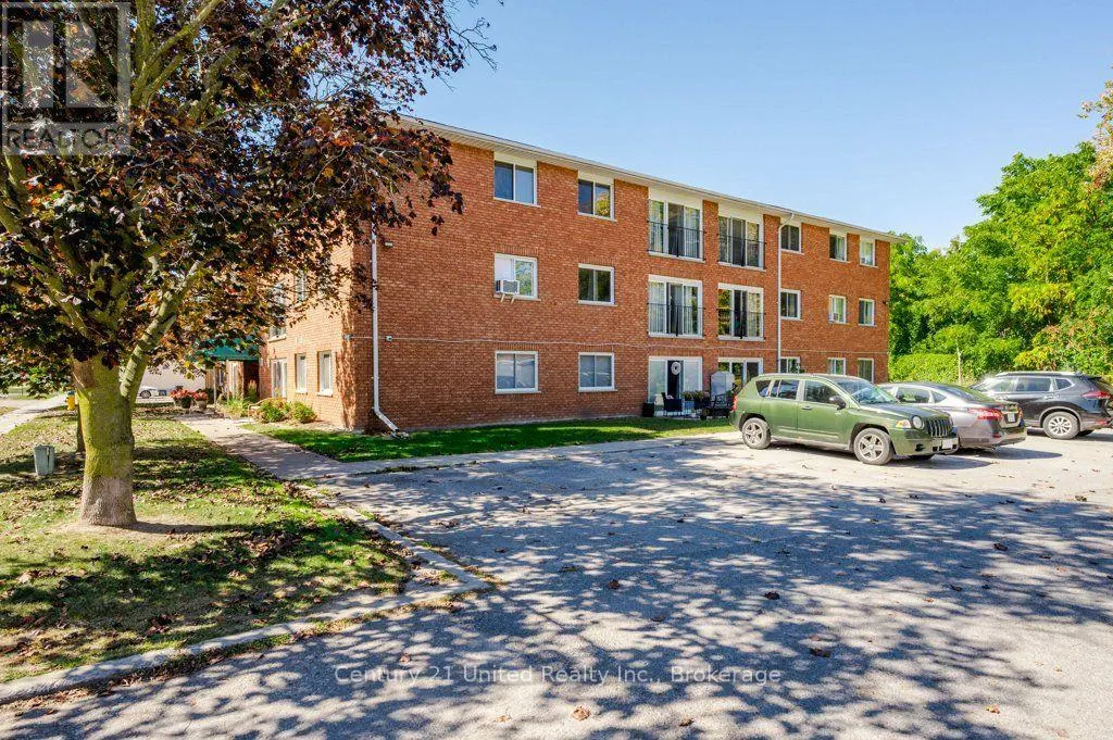 302 - 136 WARE STREET #302