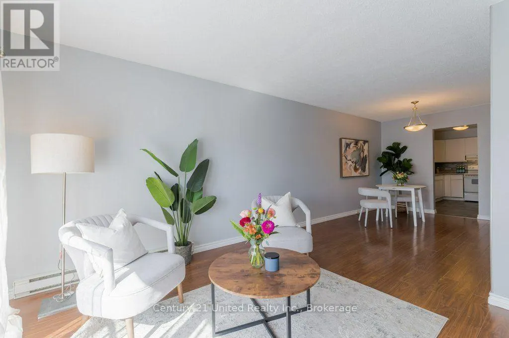 302 - 136 WARE STREET #302