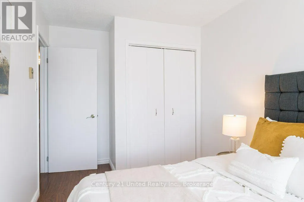 302 - 136 WARE STREET #302