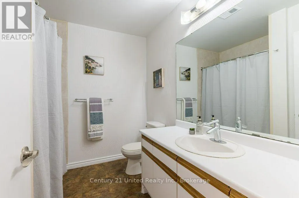 302 - 136 WARE STREET #302