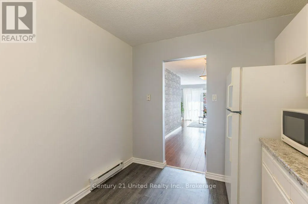 302 - 136 WARE STREET #302