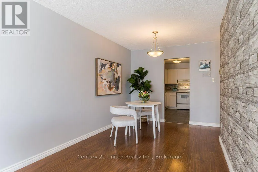 302 - 136 WARE STREET #302