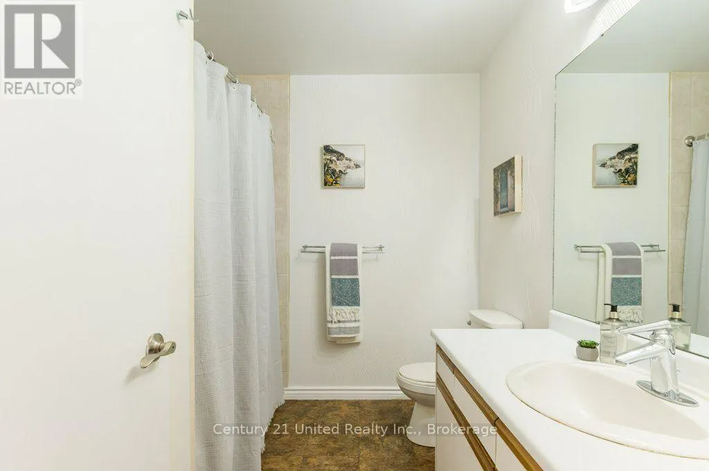 302 - 136 WARE STREET #302