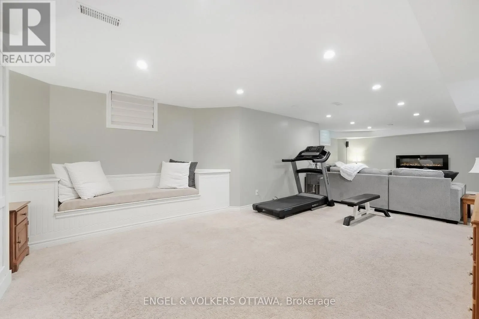 3534 CAMBRIAN ROAD