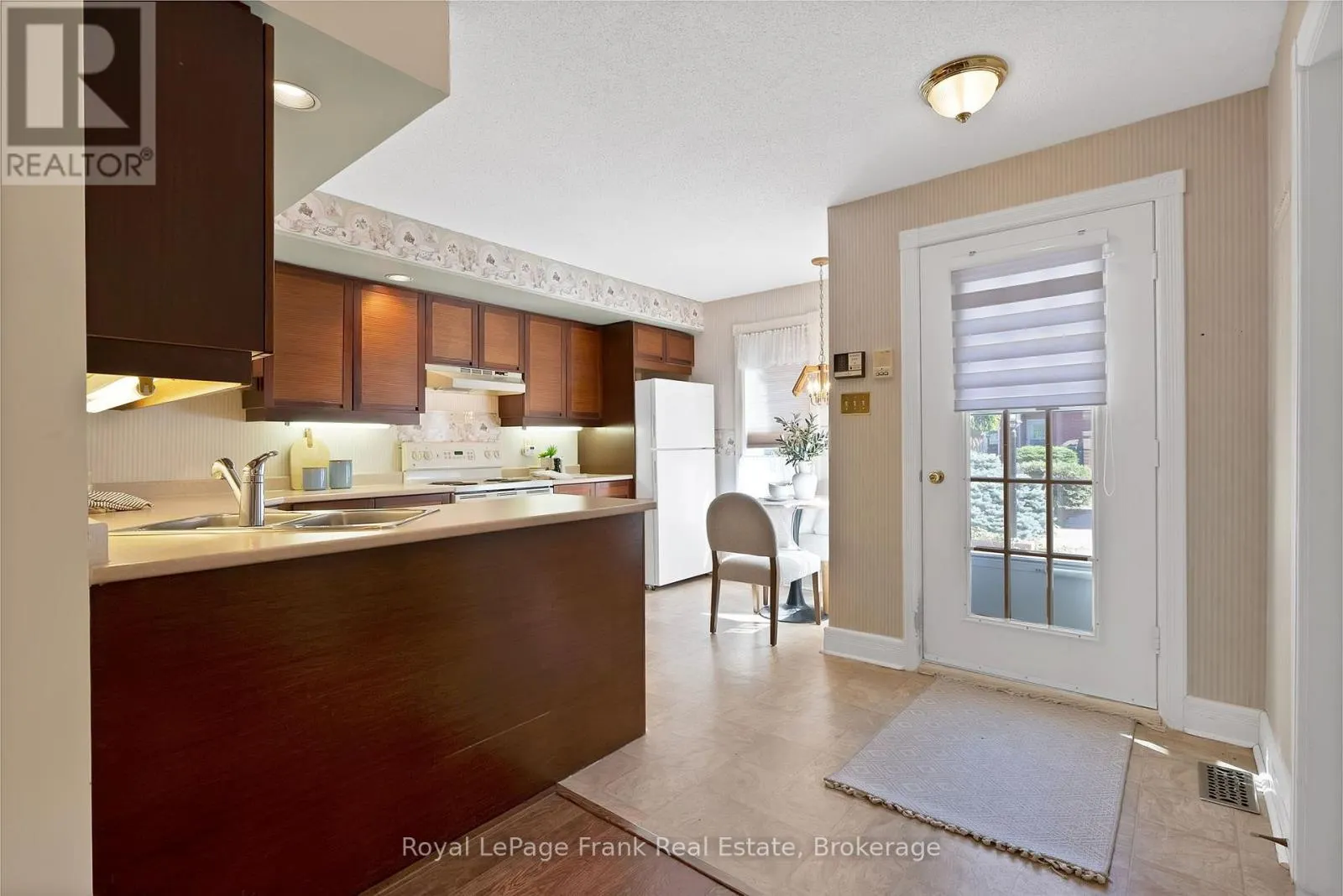 301 - 1 SHERWOOD STREET #301