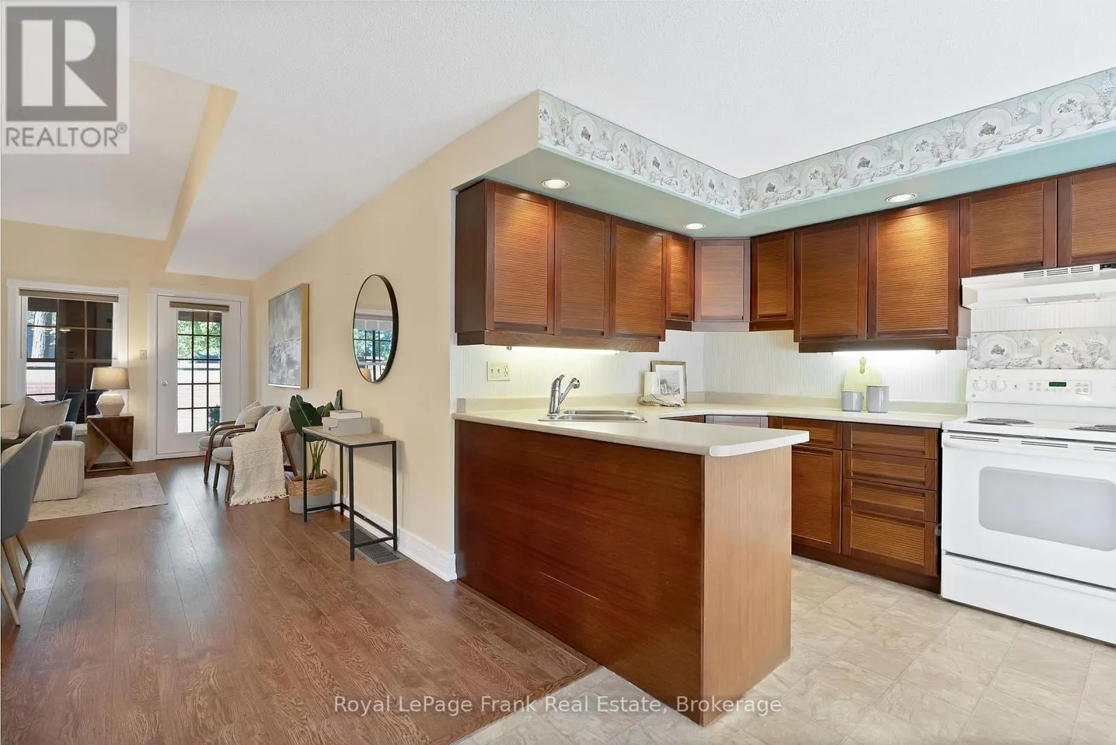 301 - 1 SHERWOOD STREET #301