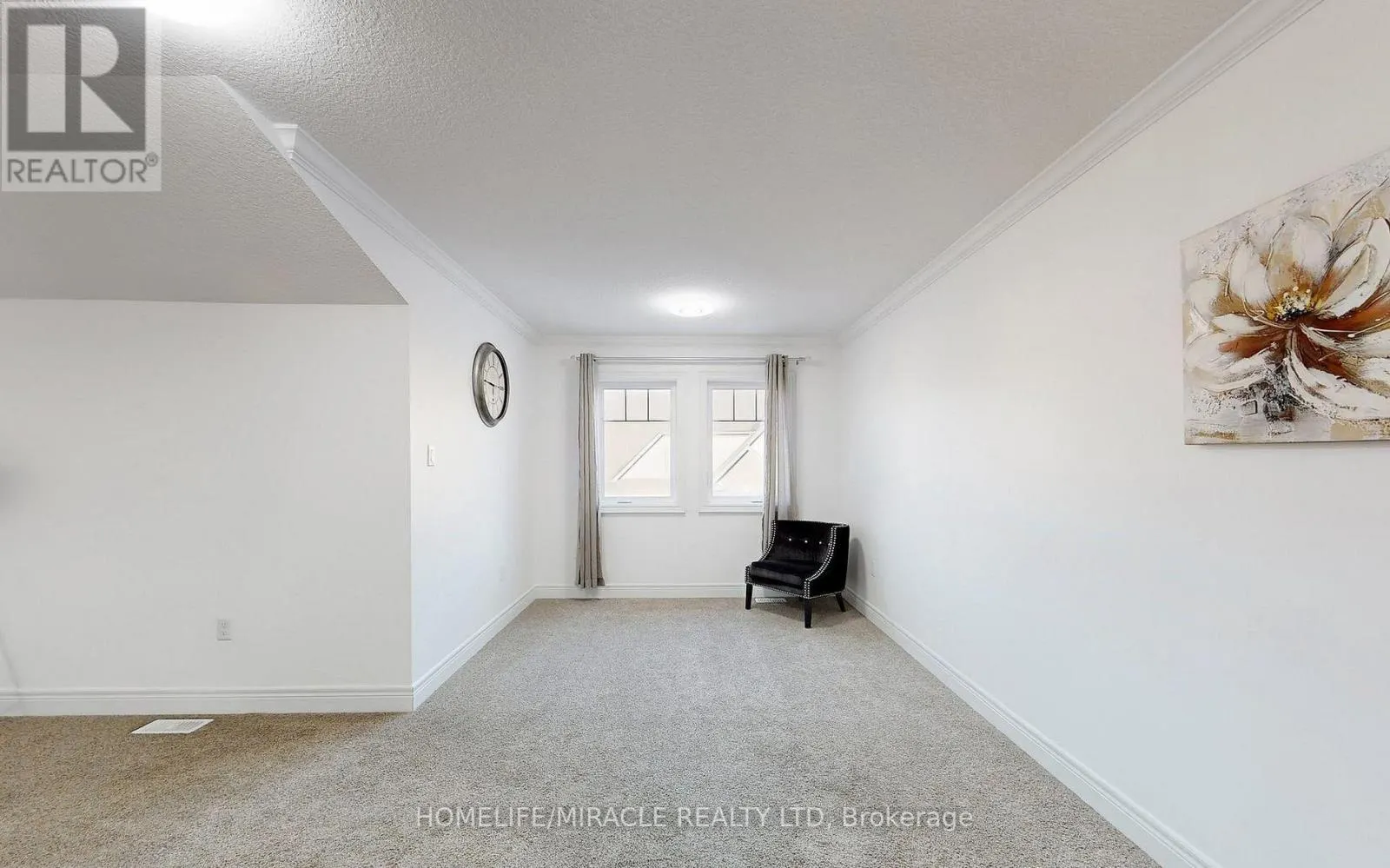 3 - 39 KAY CRESCENT