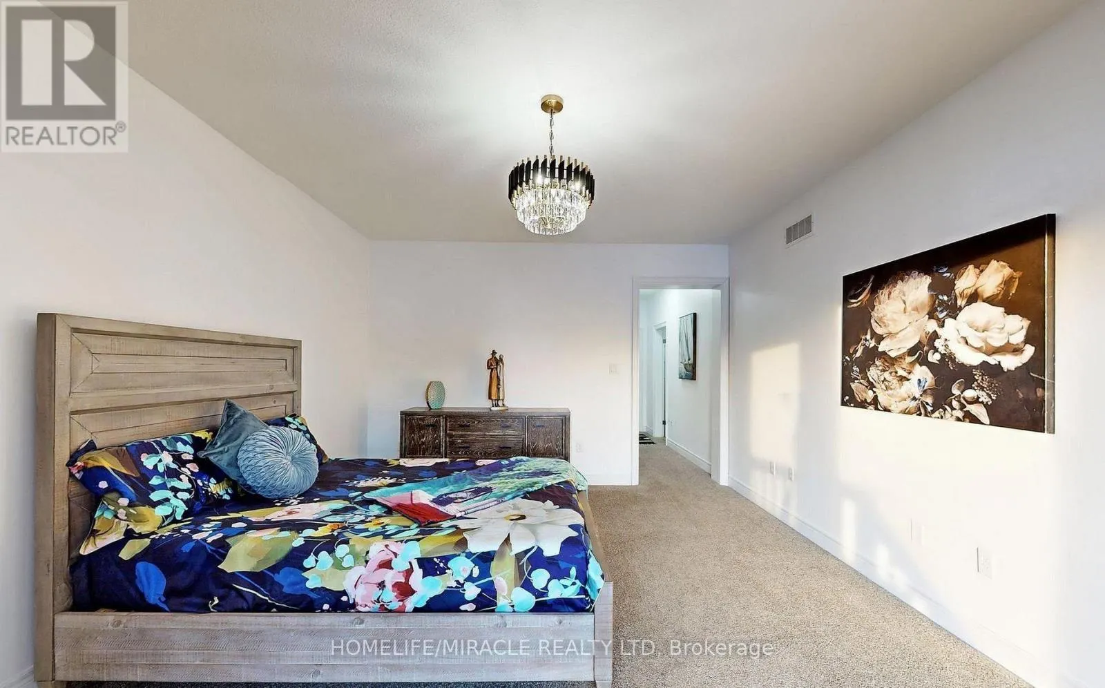 3 - 39 KAY CRESCENT