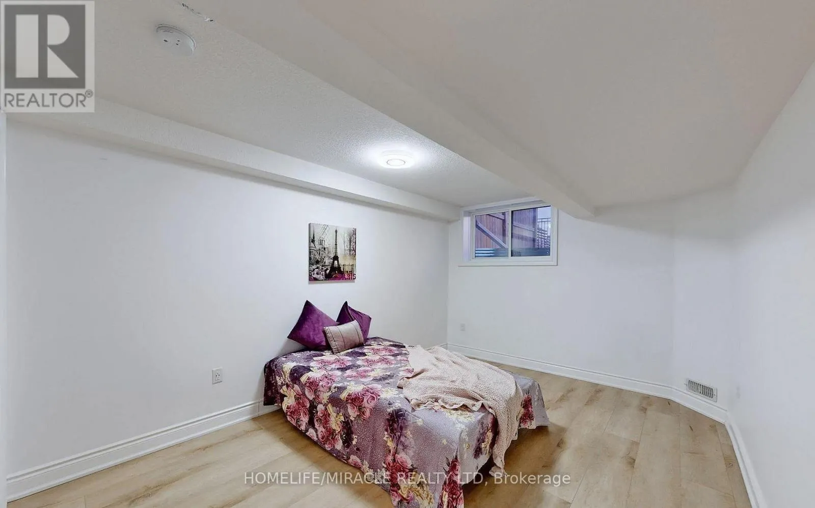 3 - 39 KAY CRESCENT