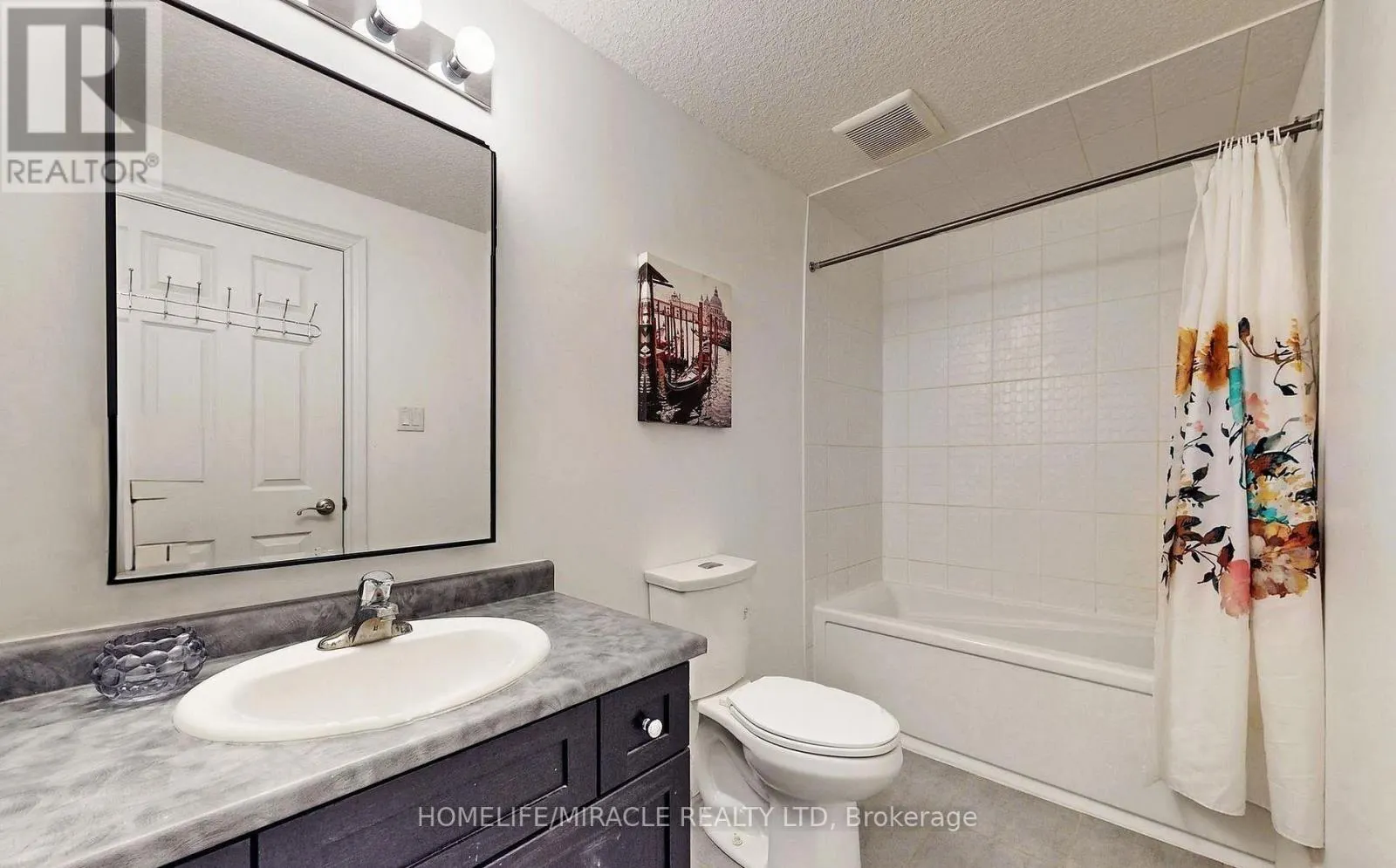 3 - 39 KAY CRESCENT