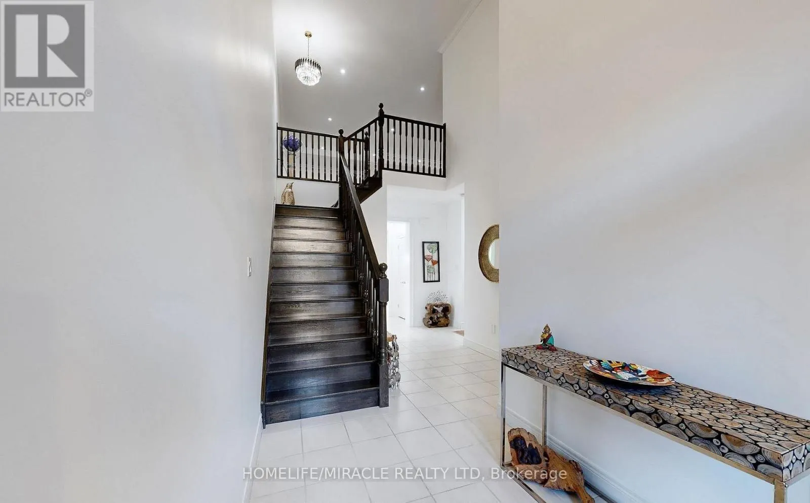 3 - 39 KAY CRESCENT