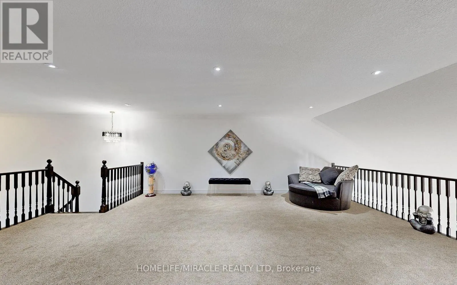 3 - 39 KAY CRESCENT