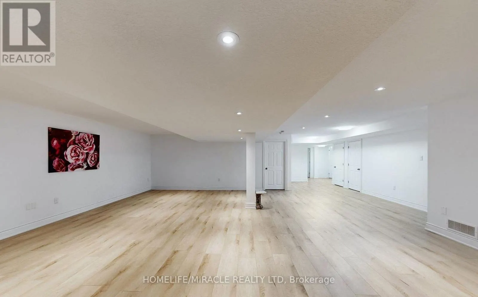 3 - 39 KAY CRESCENT