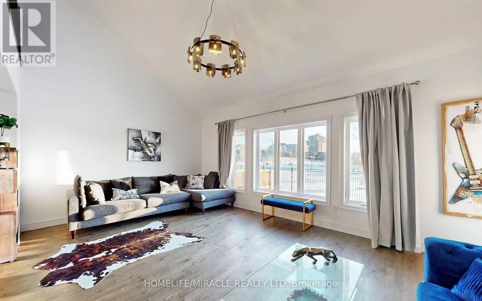 3 - 39 KAY CRESCENT