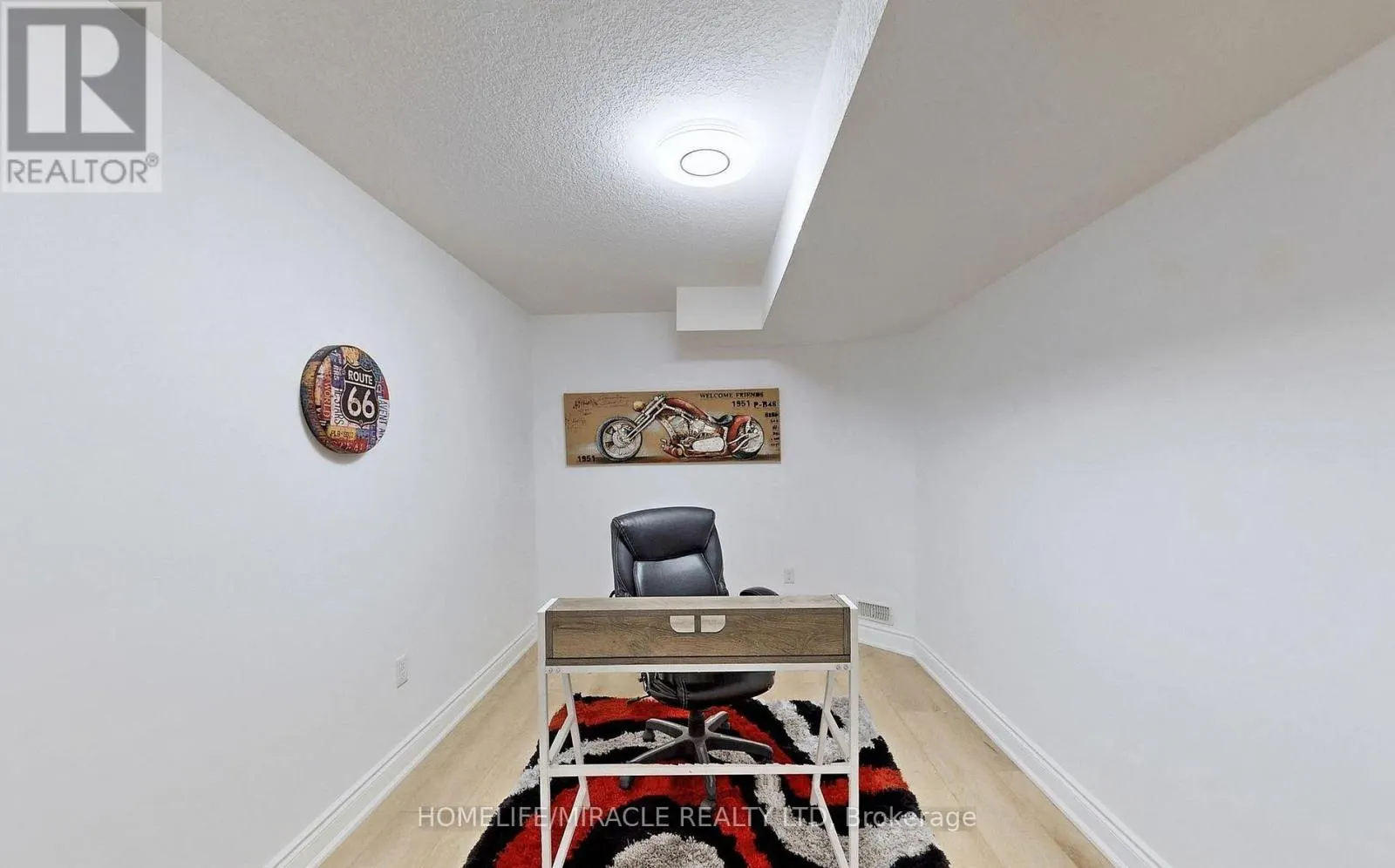 3 - 39 KAY CRESCENT
