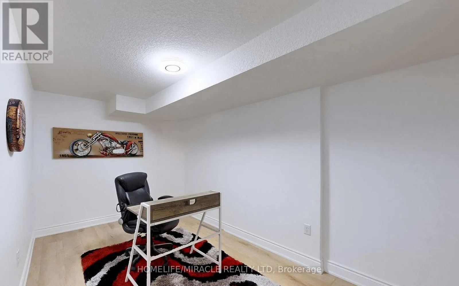 3 - 39 KAY CRESCENT