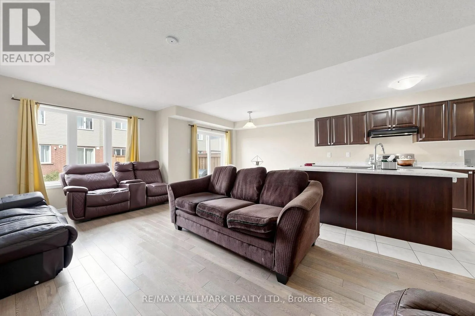72 MUNRO CIRCLE