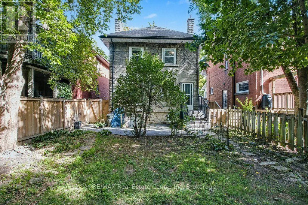 207 WATERLOO AVENUE
