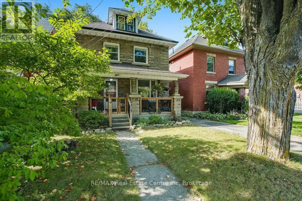 207 WATERLOO AVENUE