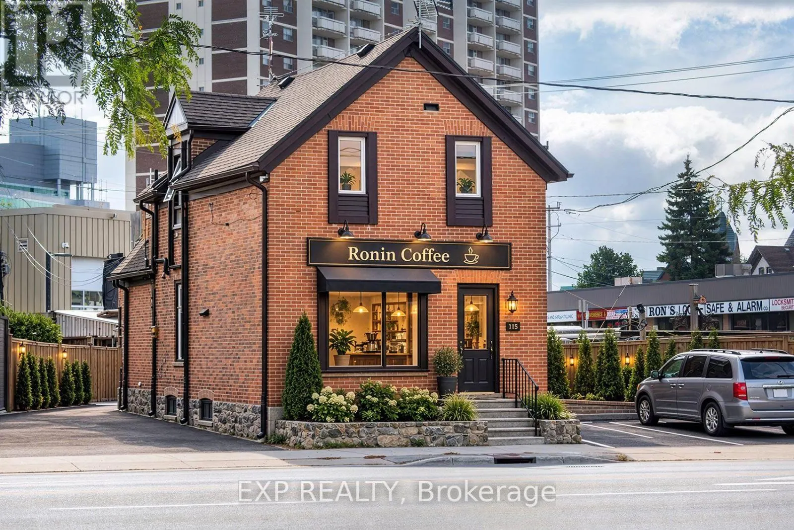 115 VICTORIA STREET N