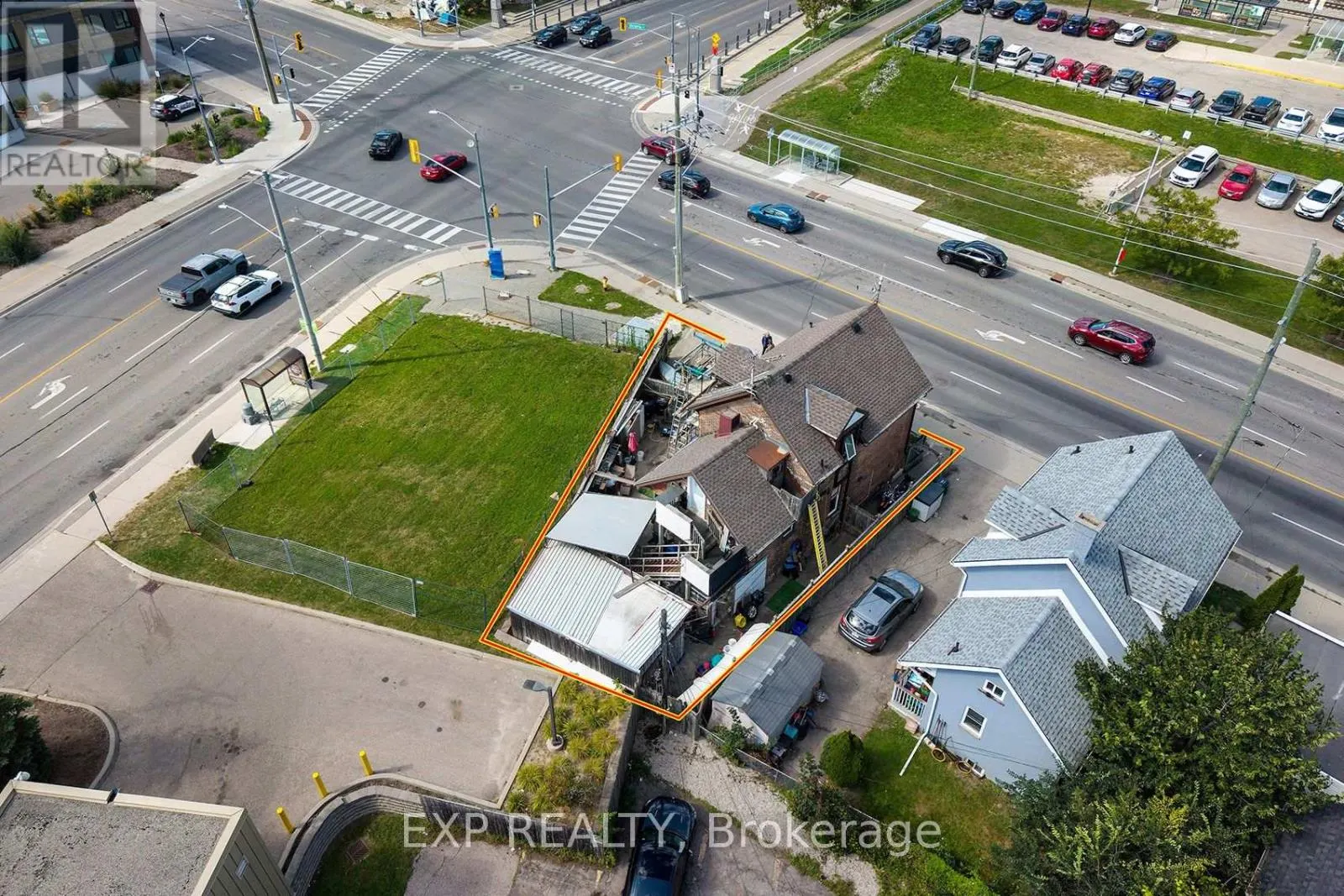 115 VICTORIA STREET N