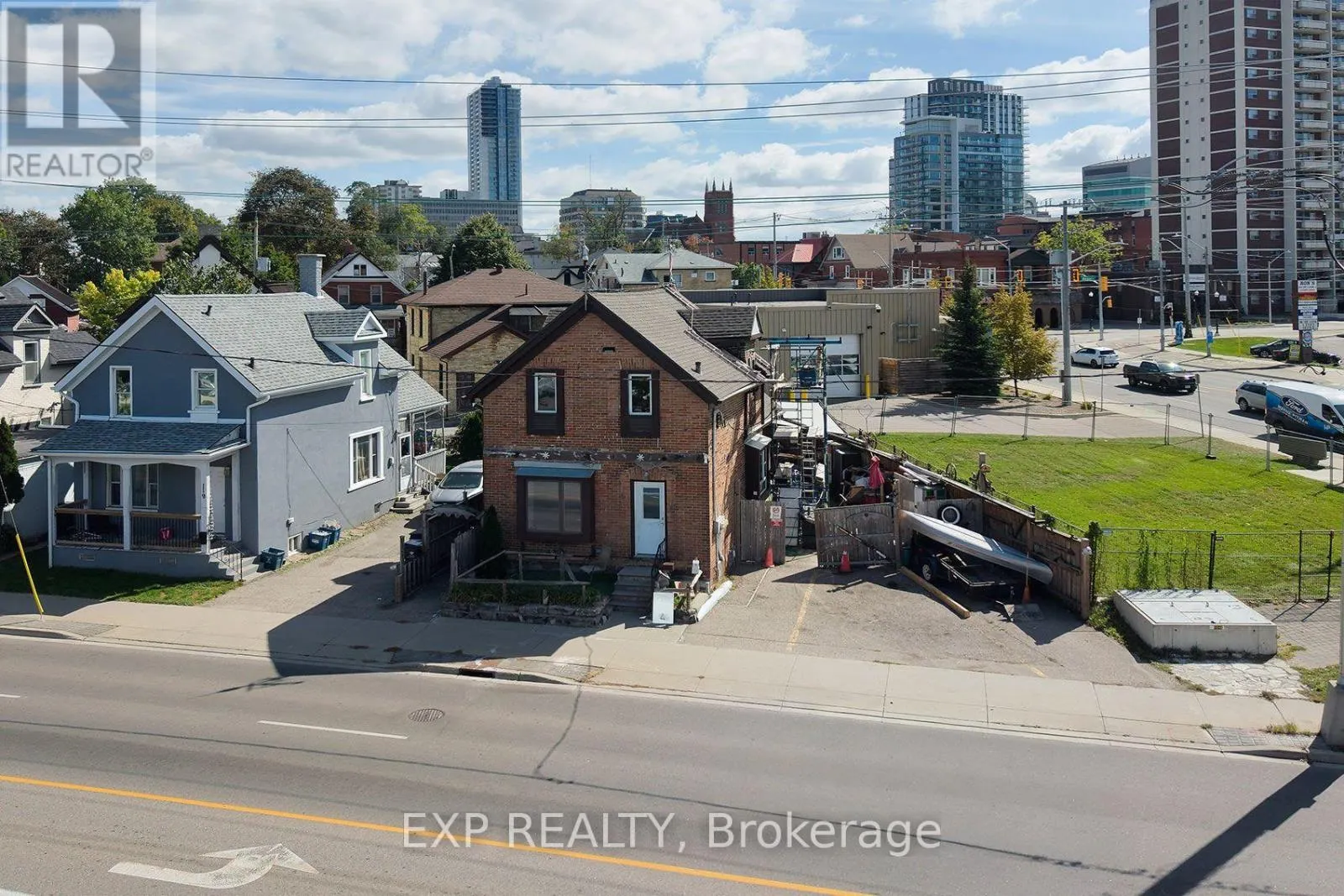 115 VICTORIA STREET N