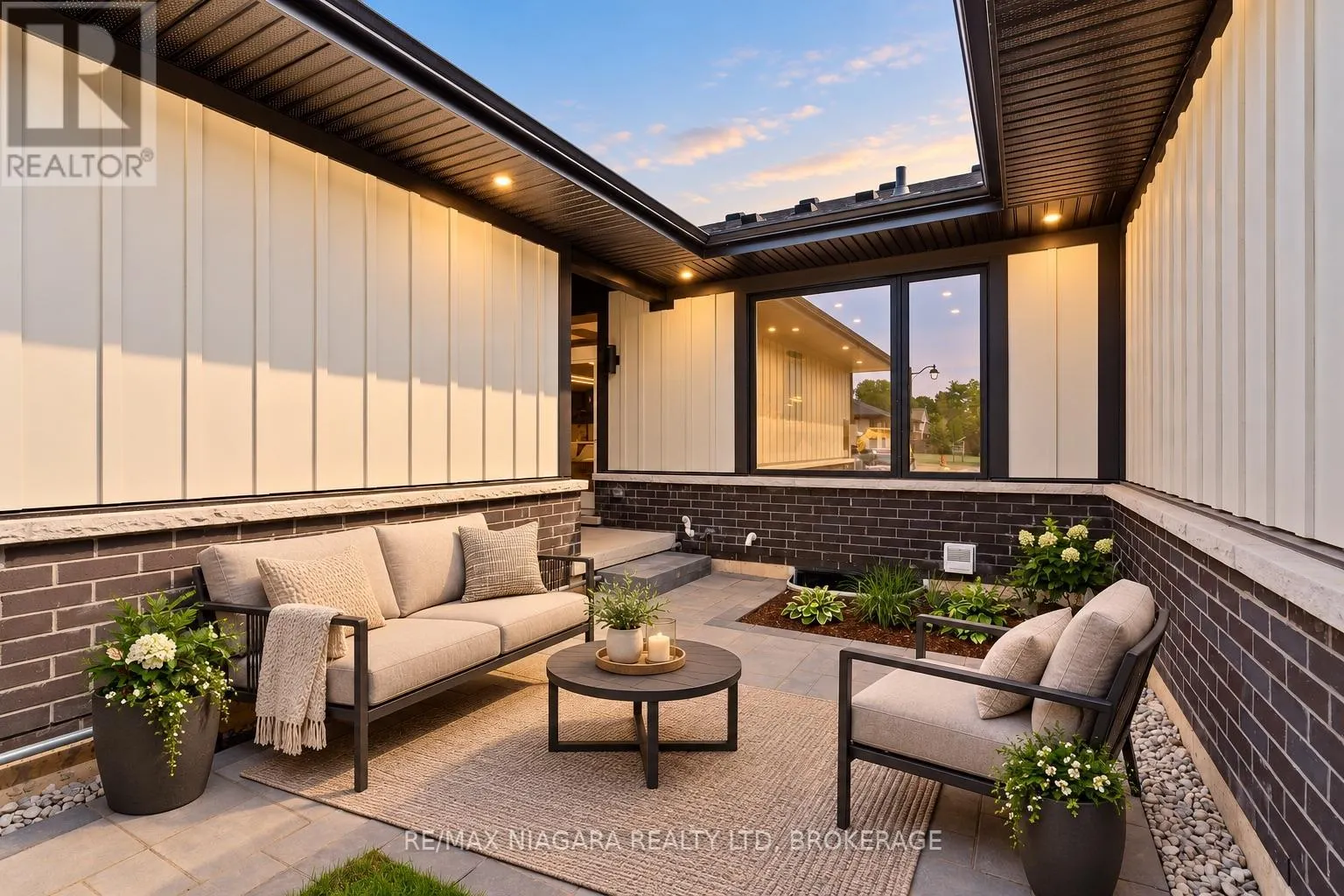 16 ACCURSI CRESCENT