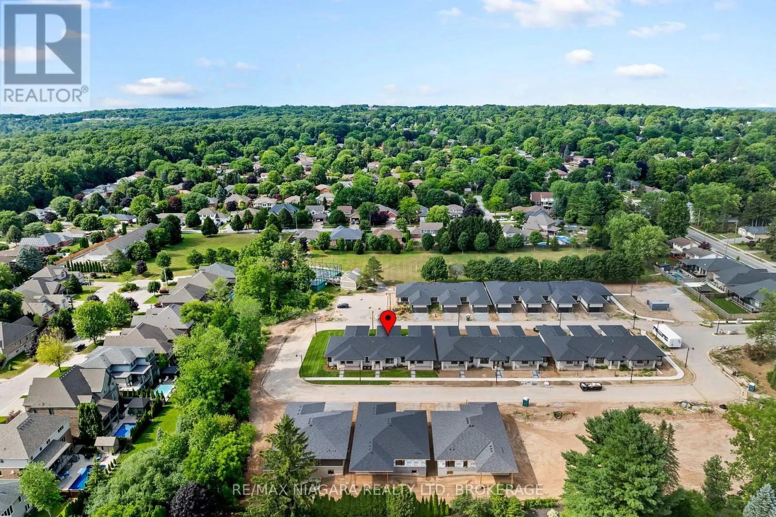 16 ACCURSI CRESCENT