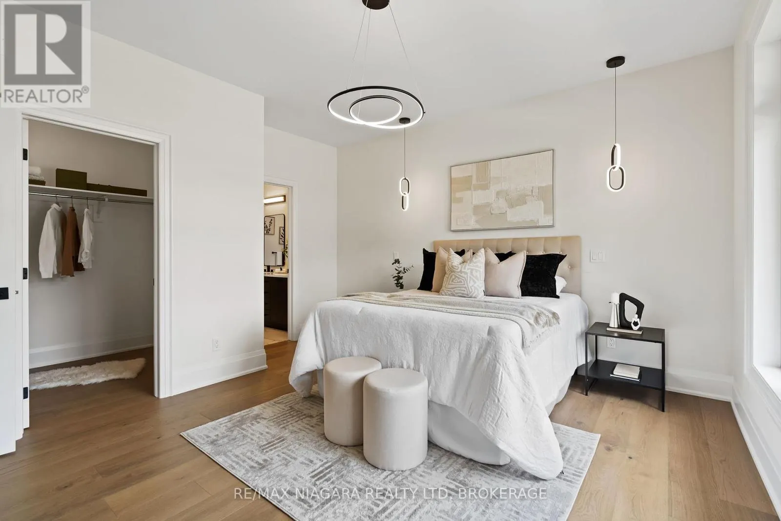 16 ACCURSI CRESCENT