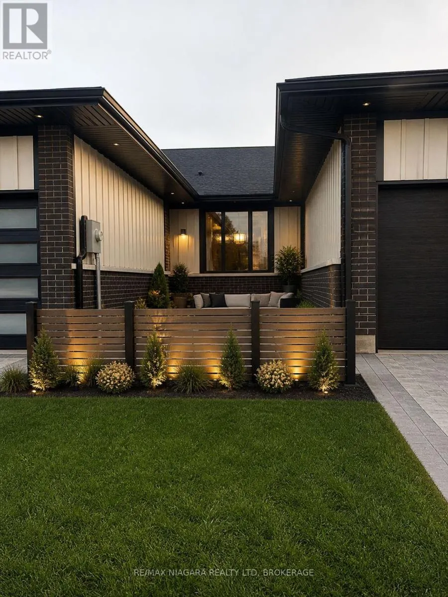 16 ACCURSI CRESCENT