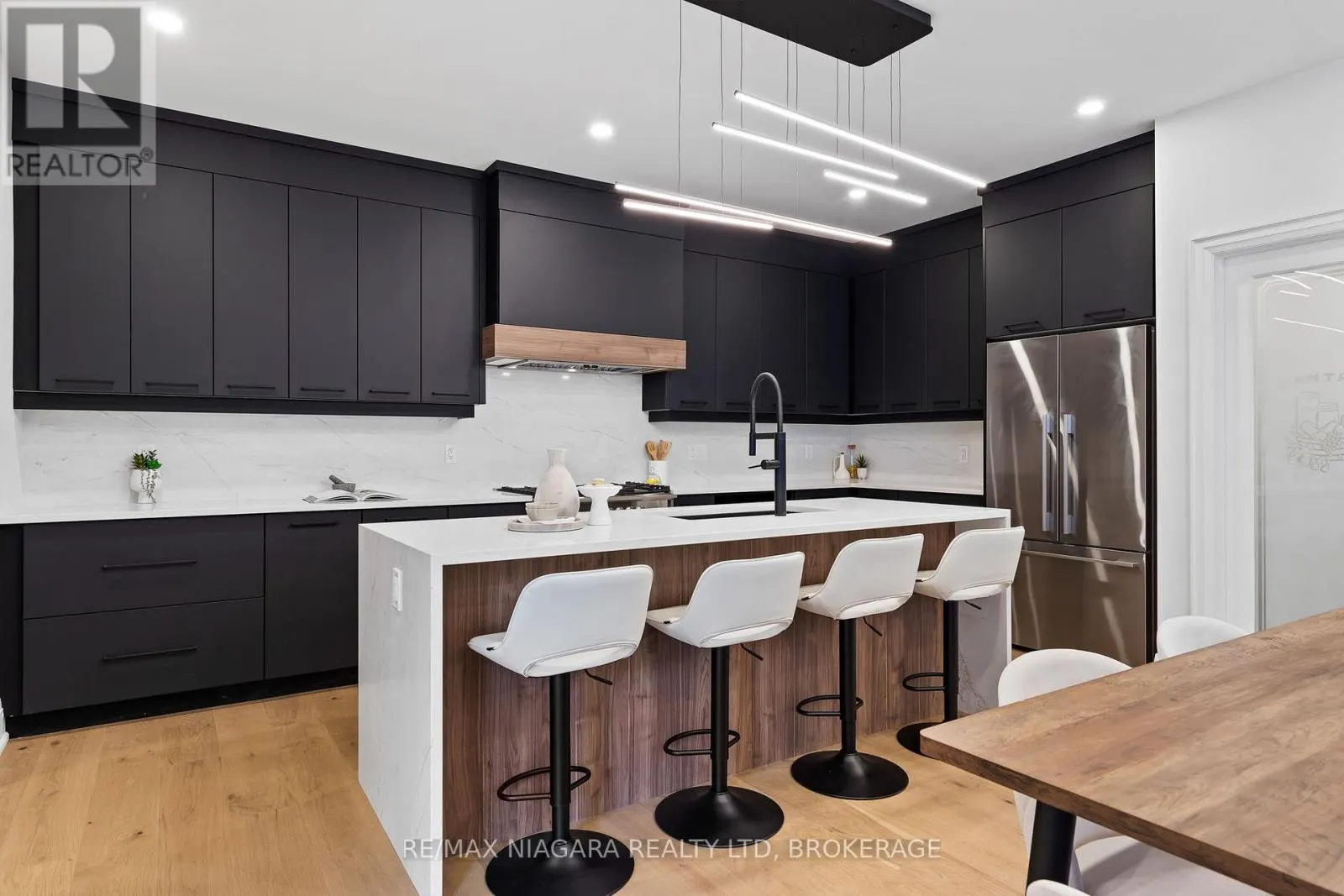 16 ACCURSI CRESCENT