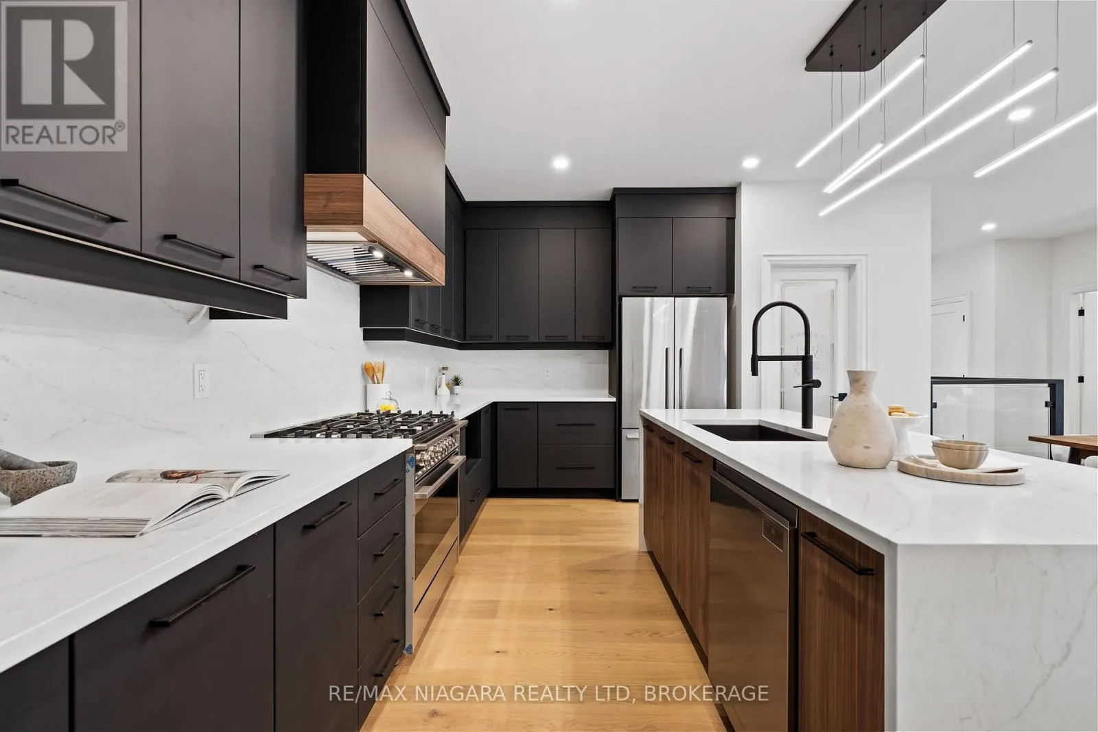 16 ACCURSI CRESCENT