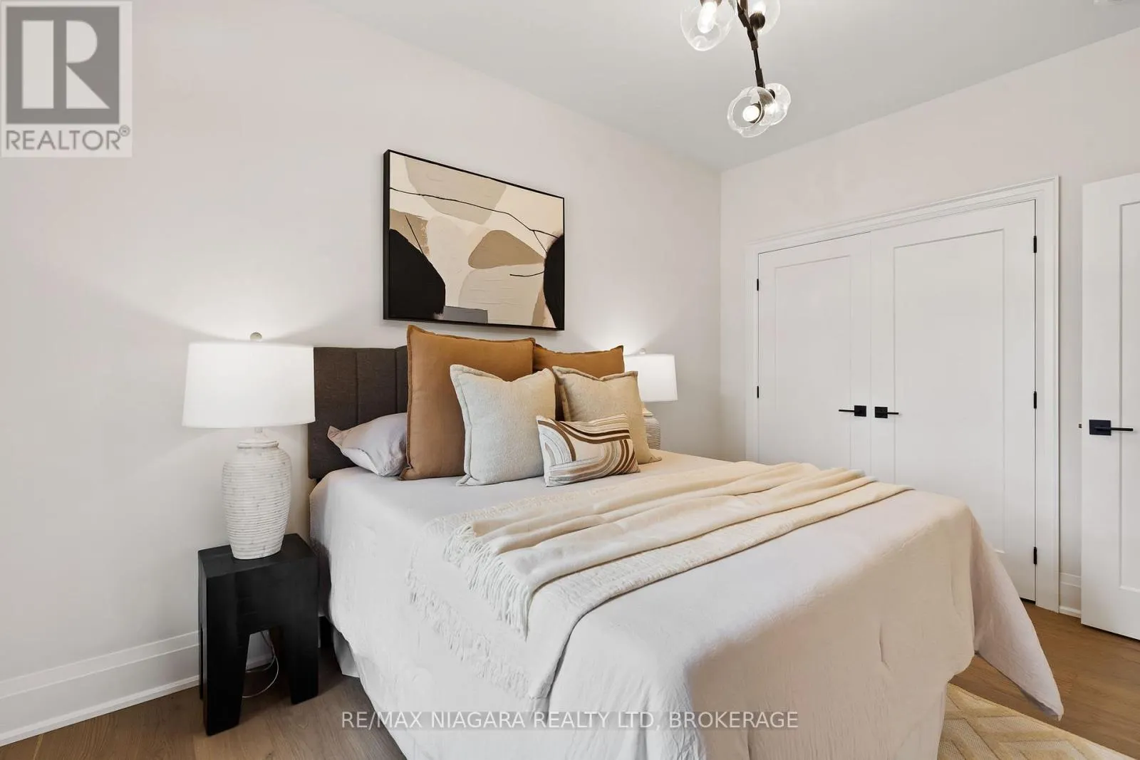 16 ACCURSI CRESCENT