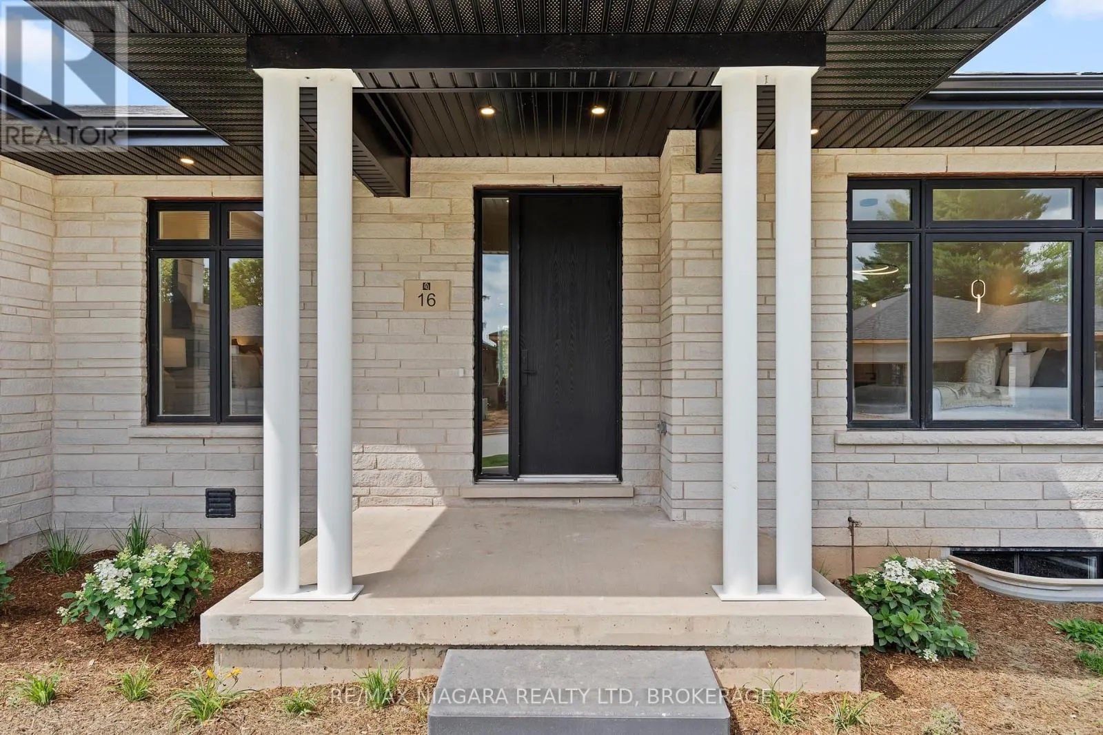16 ACCURSI CRESCENT