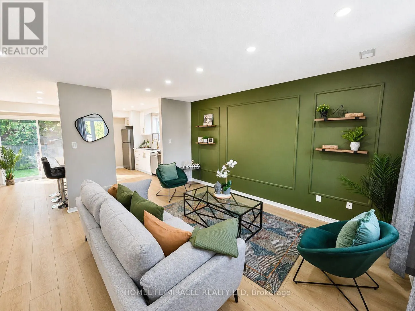 67A UPPER - 67 KINZIE AVENUE