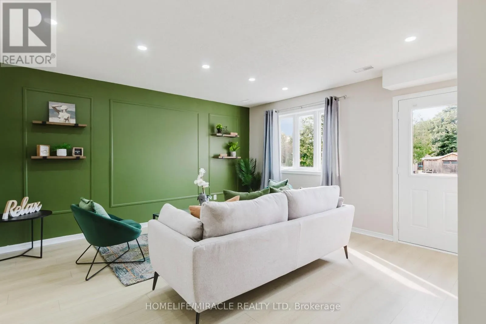 67A UPPER - 67 KINZIE AVENUE