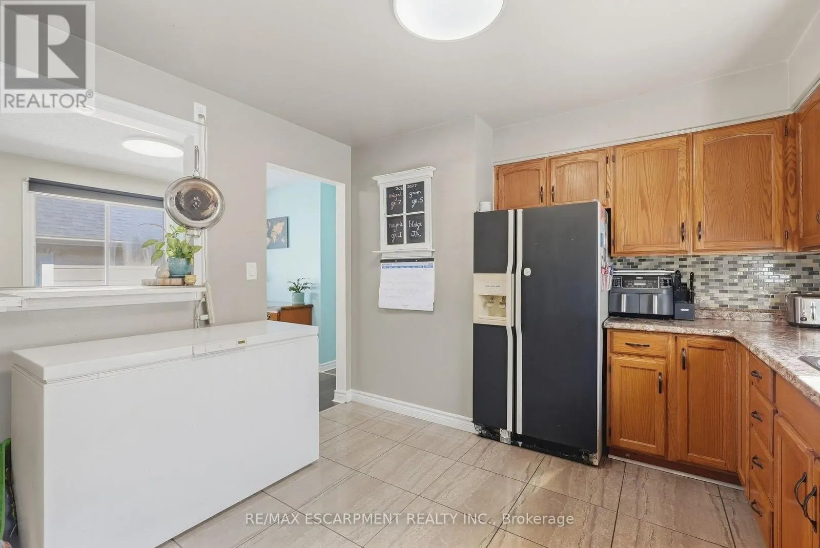 34 GRANTHAM AVENUE S