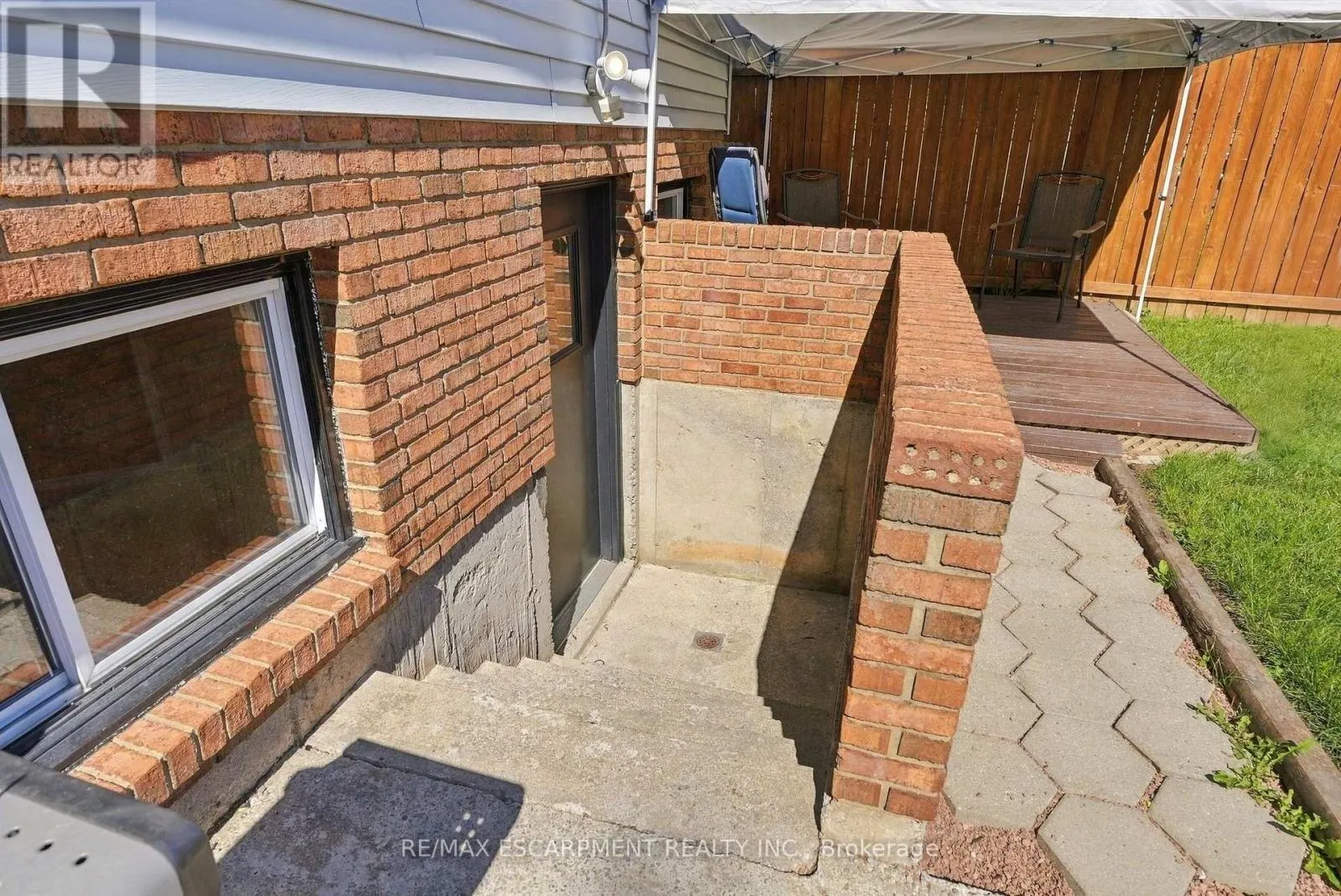 34 GRANTHAM AVENUE S