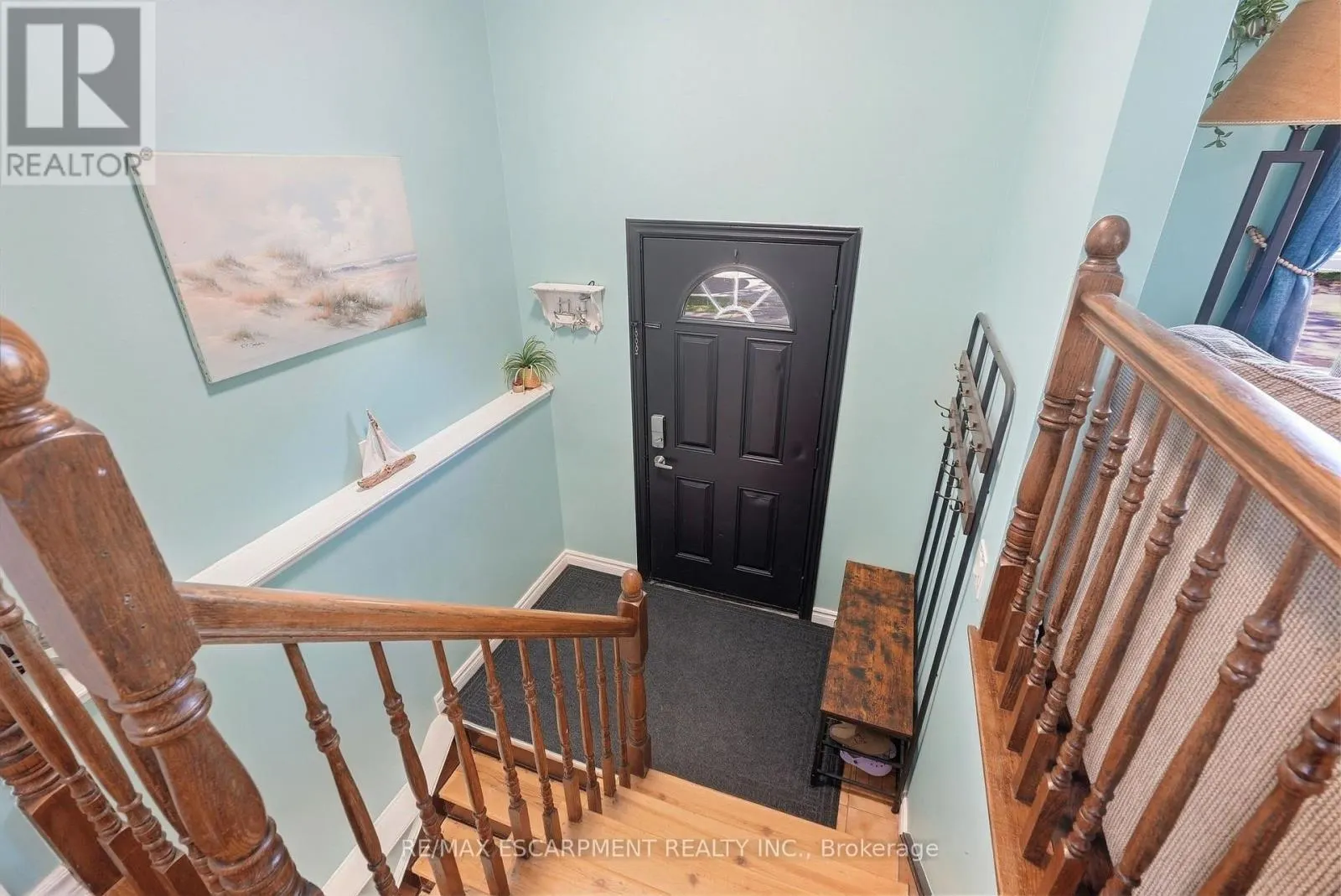 34 GRANTHAM AVENUE S