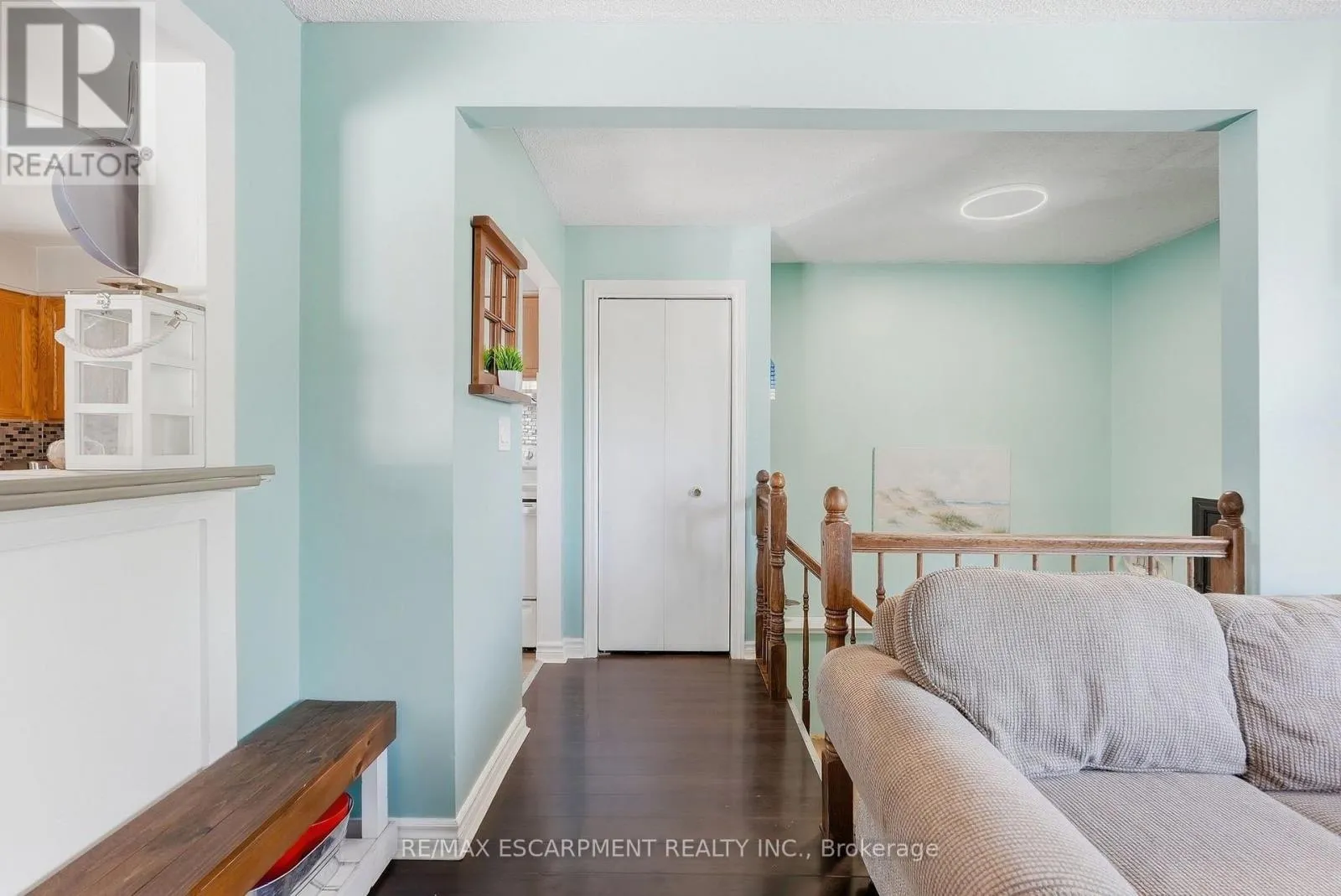 34 GRANTHAM AVENUE S