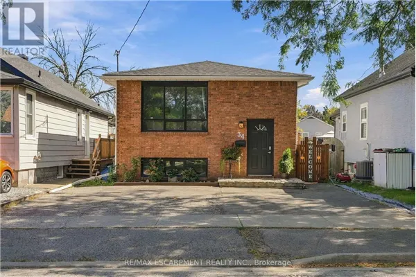 34 GRANTHAM AVENUE S