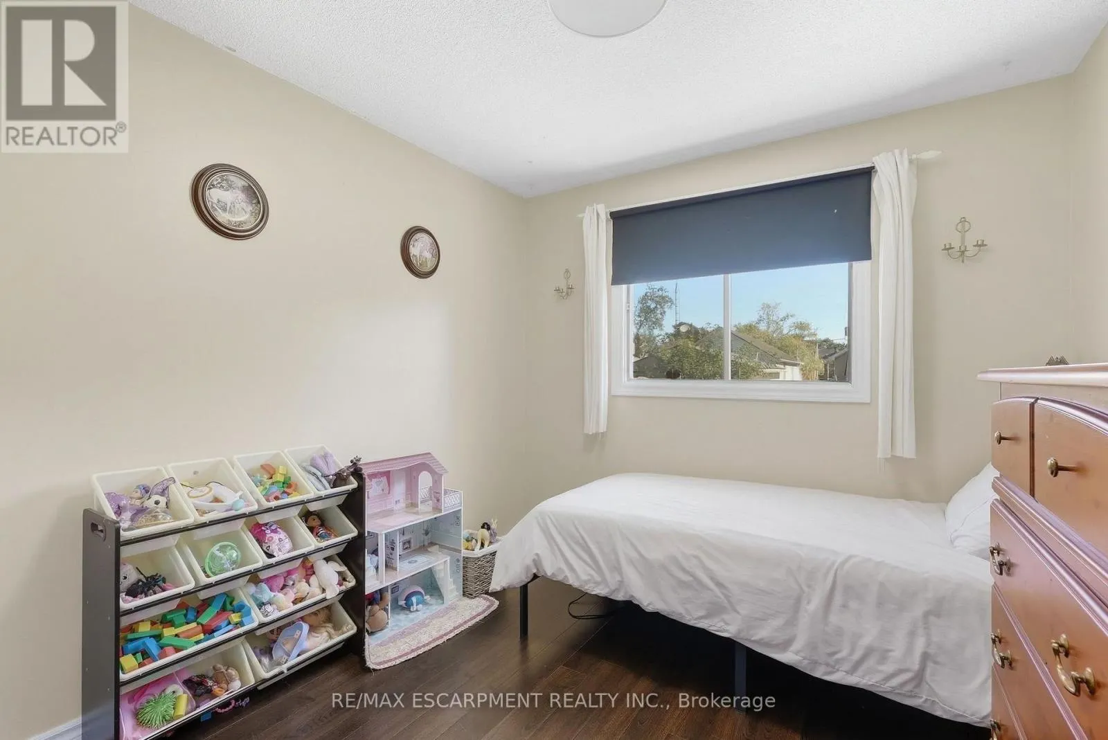 34 GRANTHAM AVENUE S