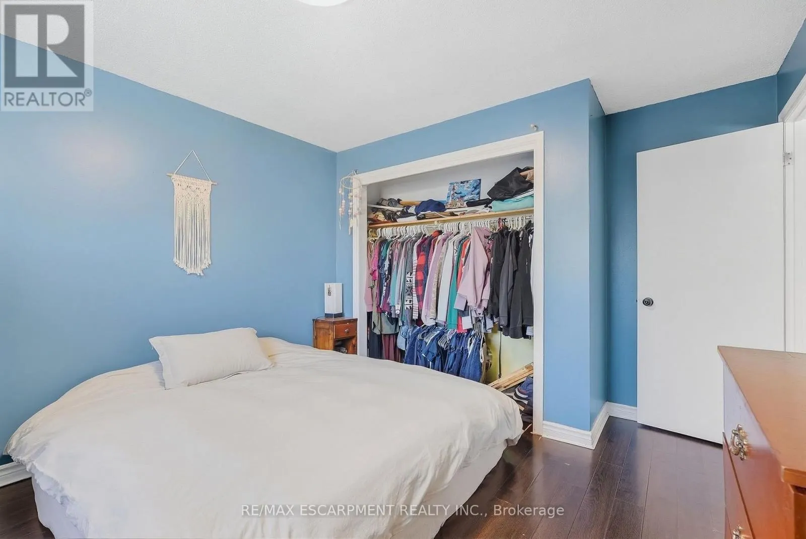 34 GRANTHAM AVENUE S