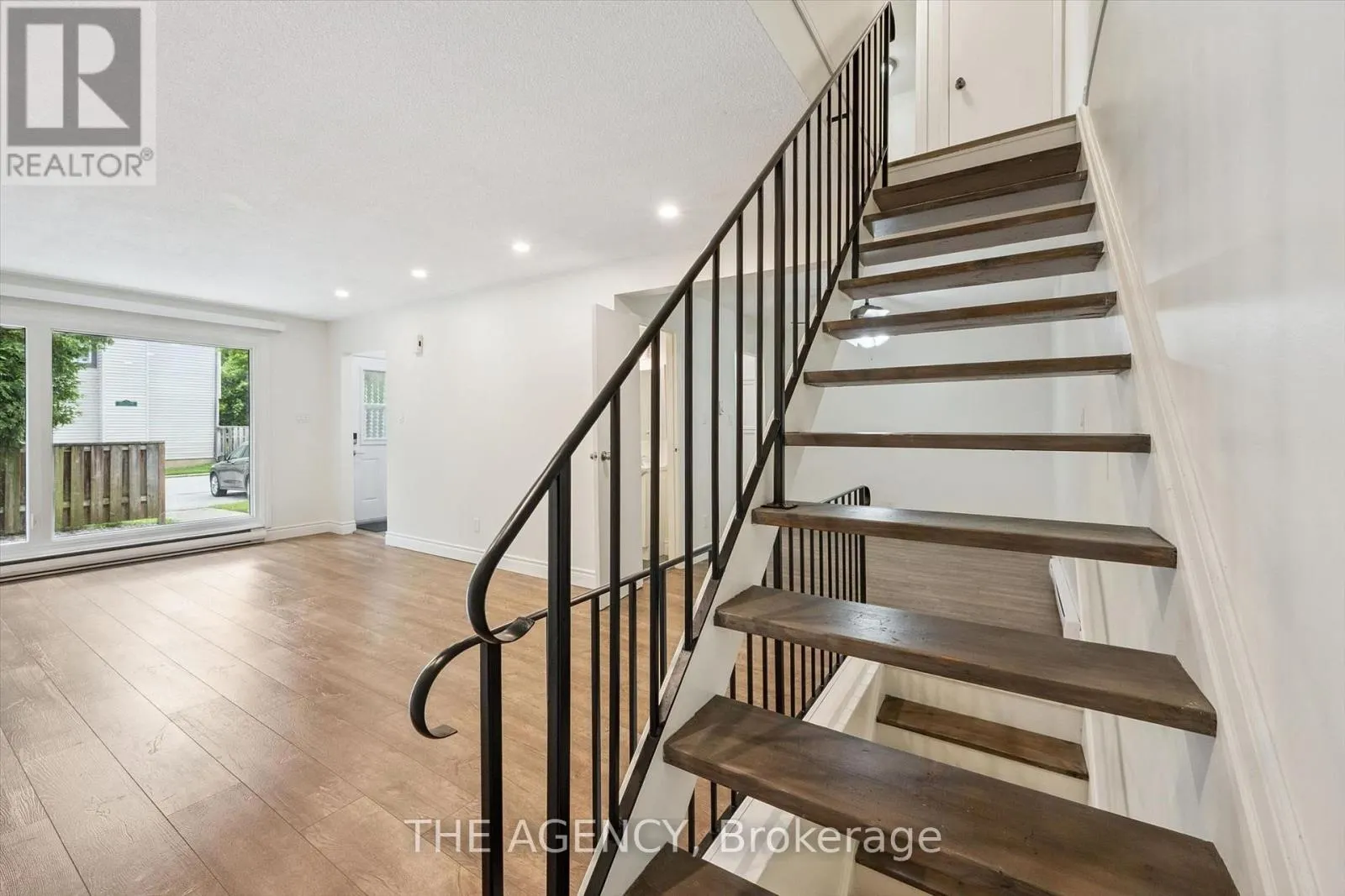 410 SCOTTSDALE DRIVE