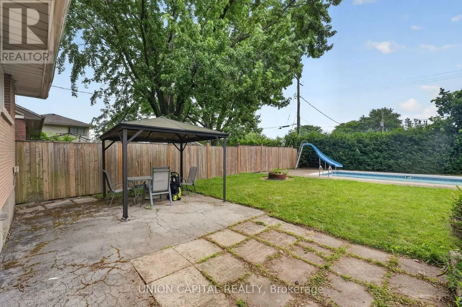 30 COLLIER ROAD N