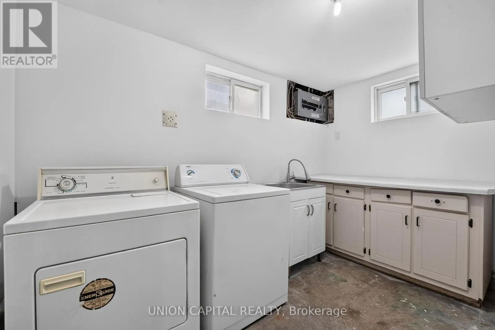 30 COLLIER ROAD N