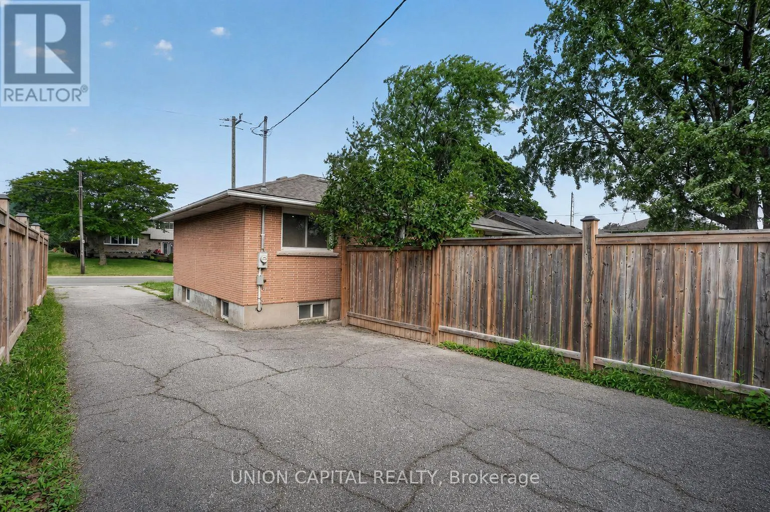 30 COLLIER ROAD N