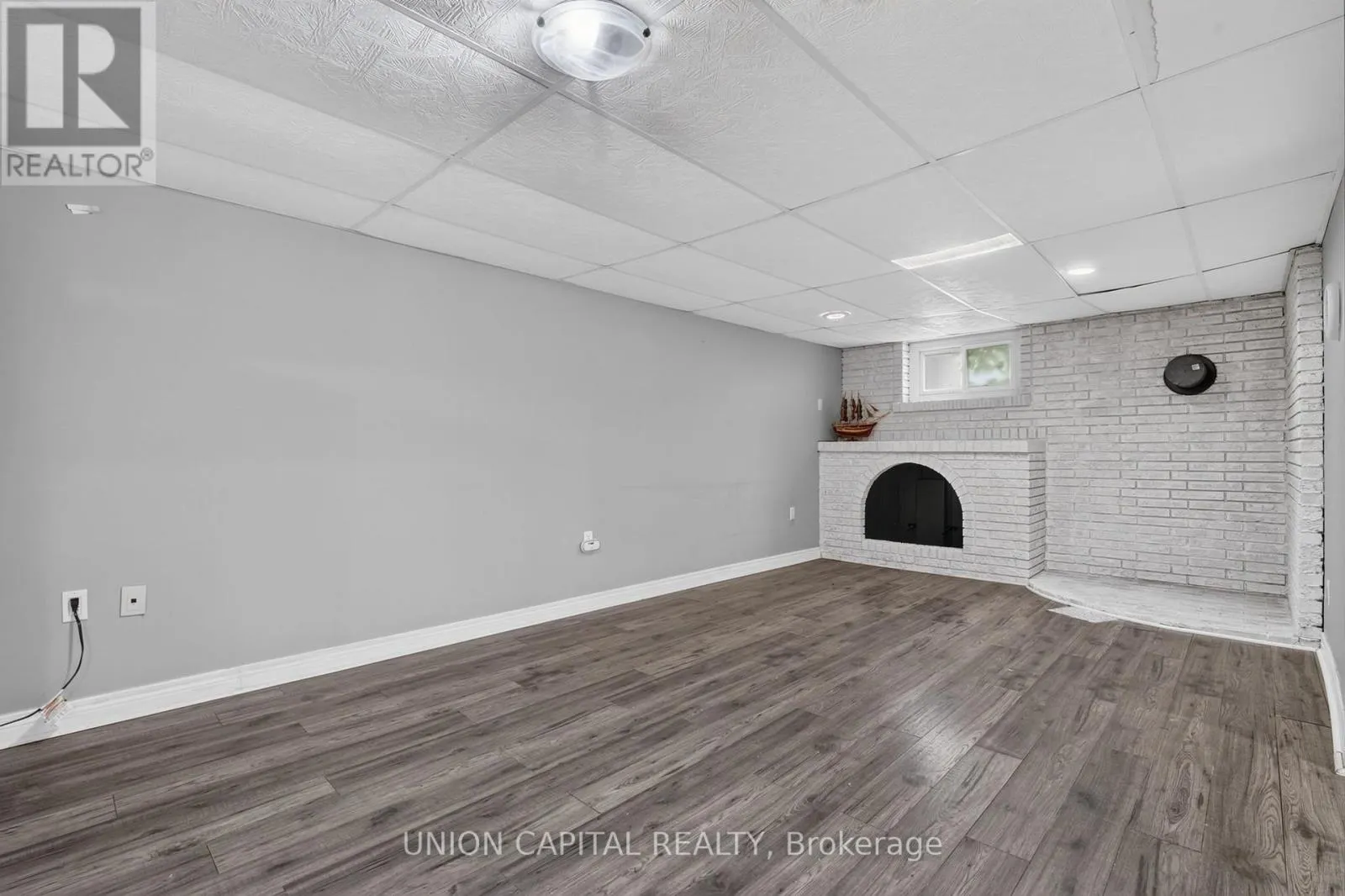 30 COLLIER ROAD N