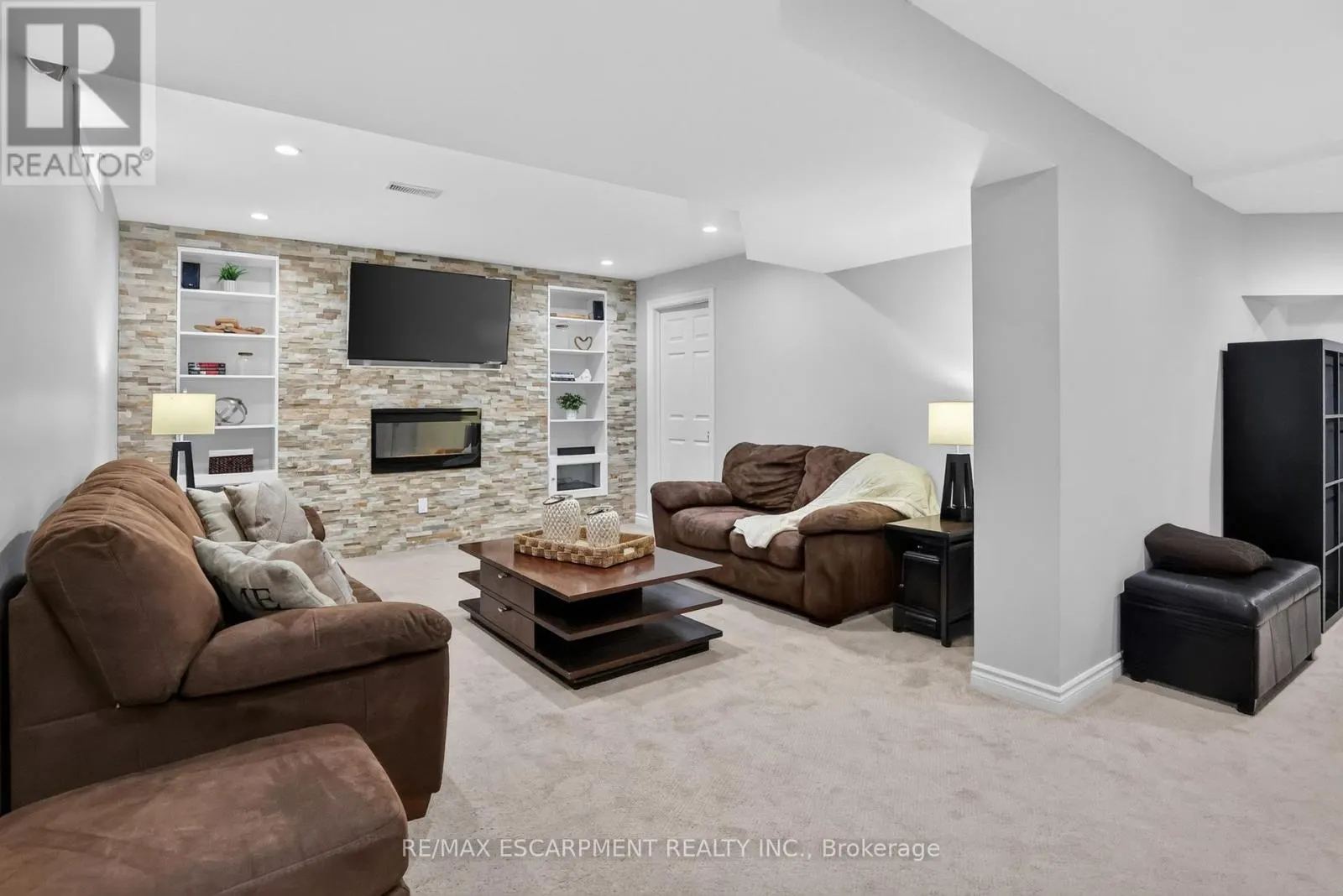 4852 NORTHGATE CRESCENT