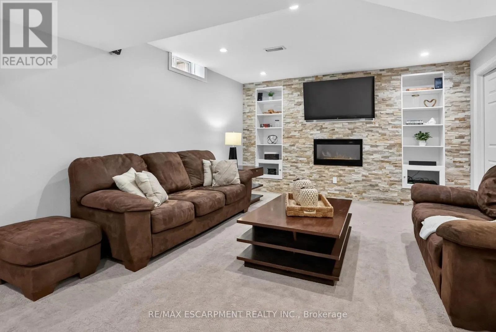4852 NORTHGATE CRESCENT